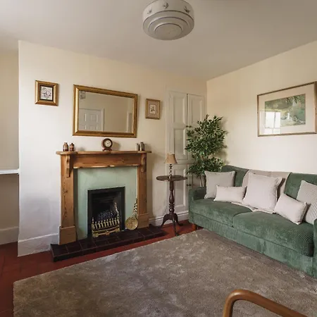 Wansfell View, With Hot Tub *