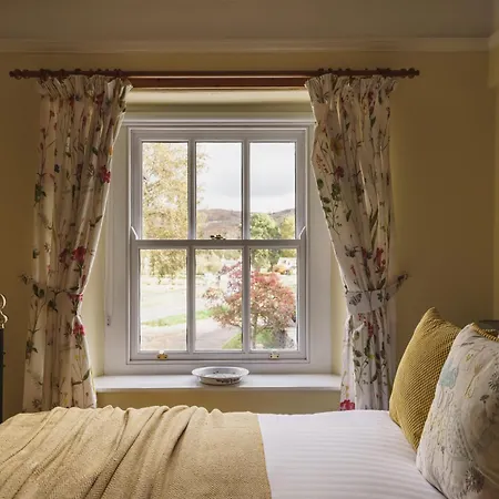 Дом отдыха Wansfell View, With Hot Tub