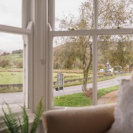 Wansfell View, With Hot Tub * Хоуксхед